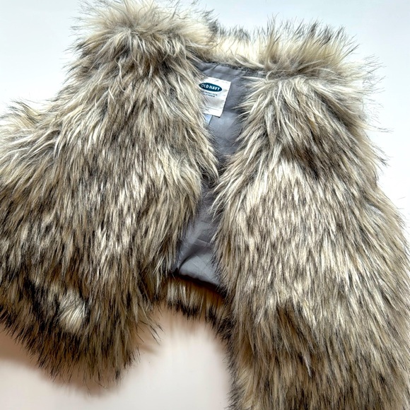 Old Navy Other - Toddler girl fur vest